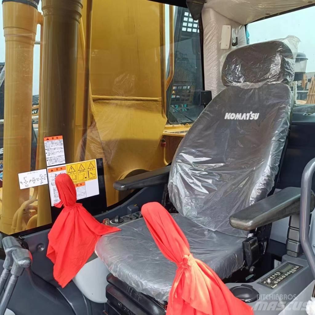 Komatsu PC 220 Bageri gusjeničari