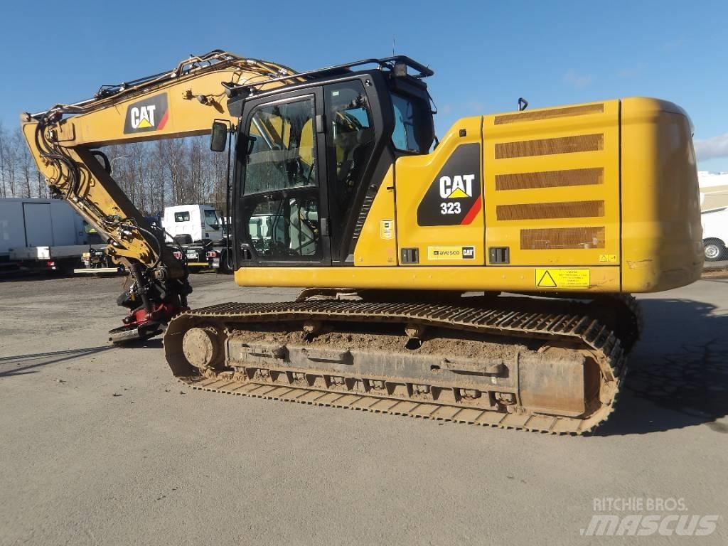CAT 323 Bageri gusjeničari