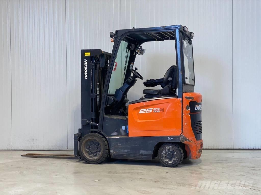 Doosan BC25S-7 Električni viličari