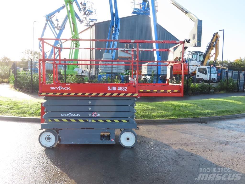 SkyJack SJ III 4632 Škaraste platforme