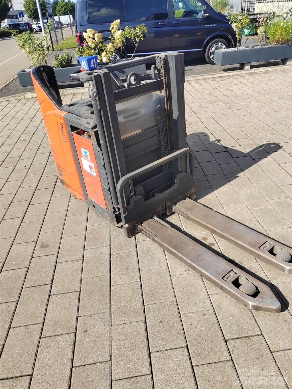 Linde L12 LHP SP Ručni električni viličar