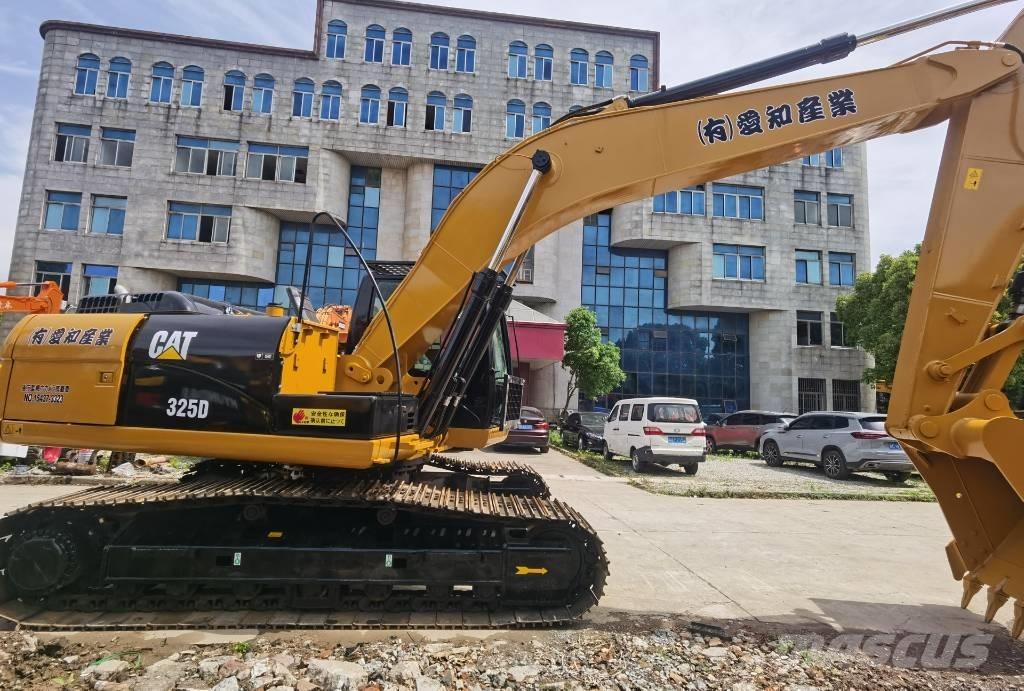 CAT 325 D Bageri gusjeničari