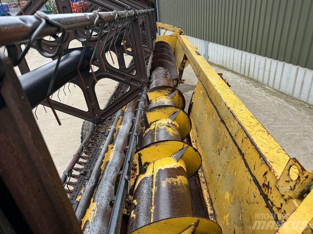 New Holland TX 67 Kombajni