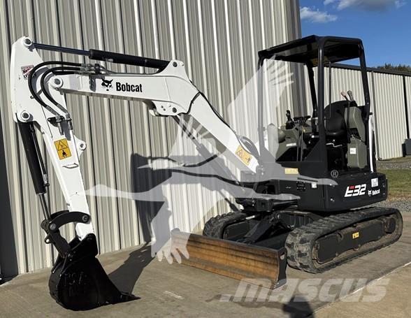 Bobcat E32 Mini bageri <7t