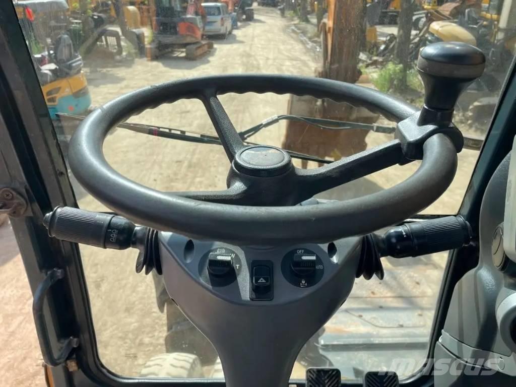 Hyundai R210W-9 Bageri na kotačima