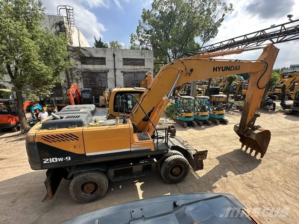 Hyundai R210W-9 Bageri na kotačima