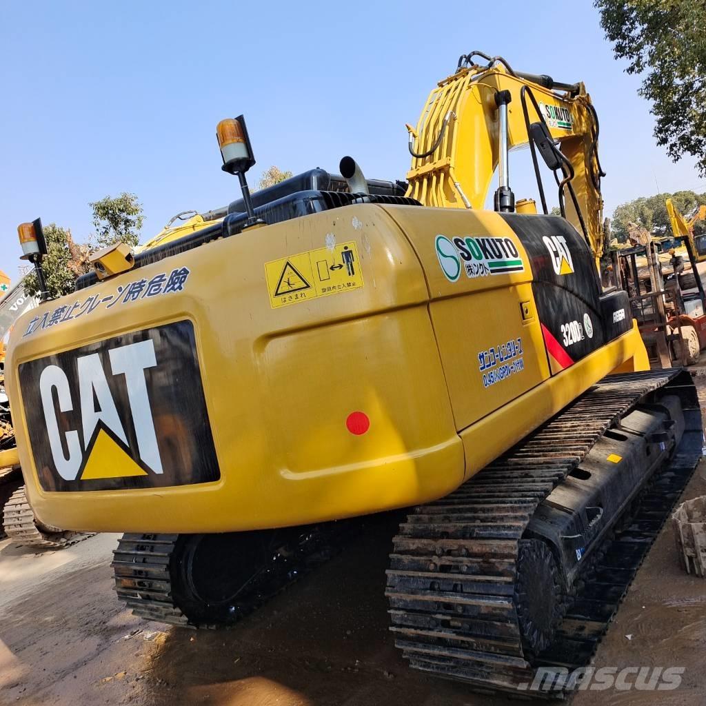 CAT 320 D2 Bageri gusjeničari