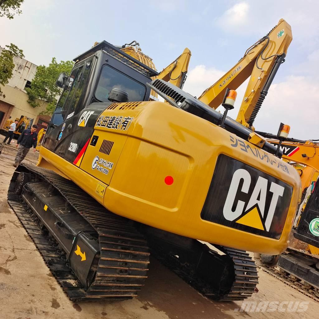 CAT 320 D2 Bageri gusjeničari