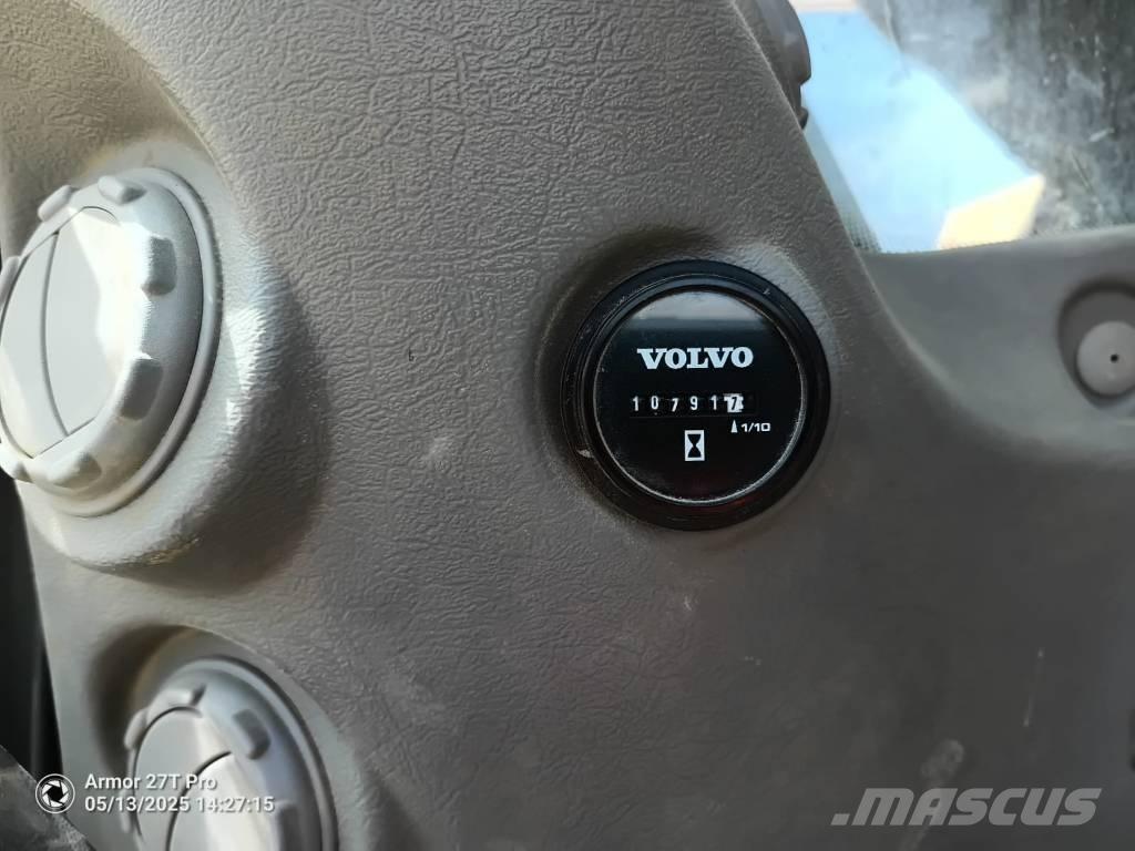 Volvo EC 300 D N L Bageri gusjeničari
