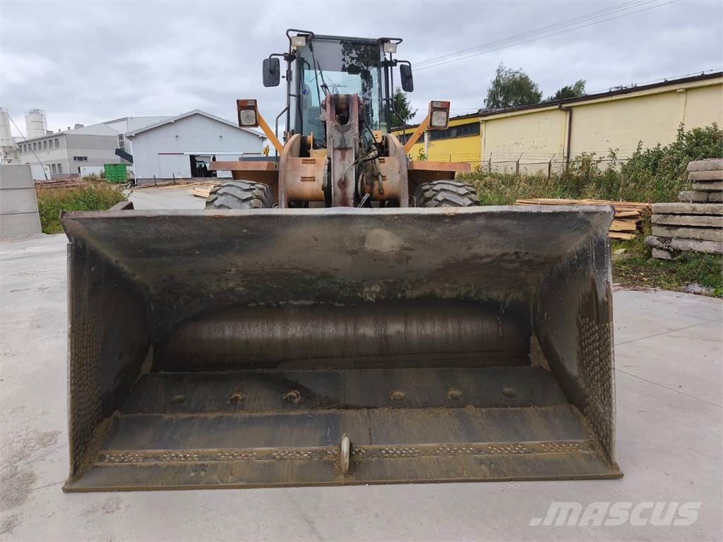 CASE 821C Građevinarstvo – ostalo