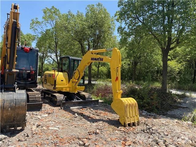 Komatsu PC56-7 Bageri gusjeničari