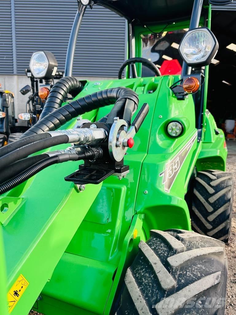 Avant 735 Višenamjenski utovarivači