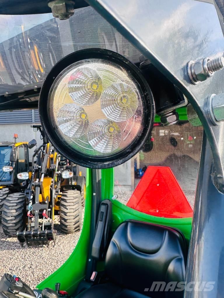 Avant 735 Višenamjenski utovarivači