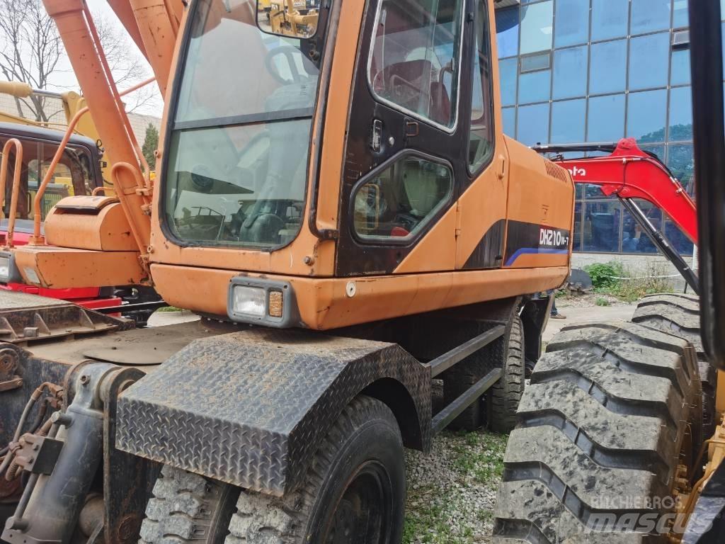 Doosan DH 210 W-7 Bageri na kotačima