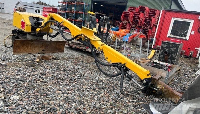 Brokk 330 Bageri gusjeničari