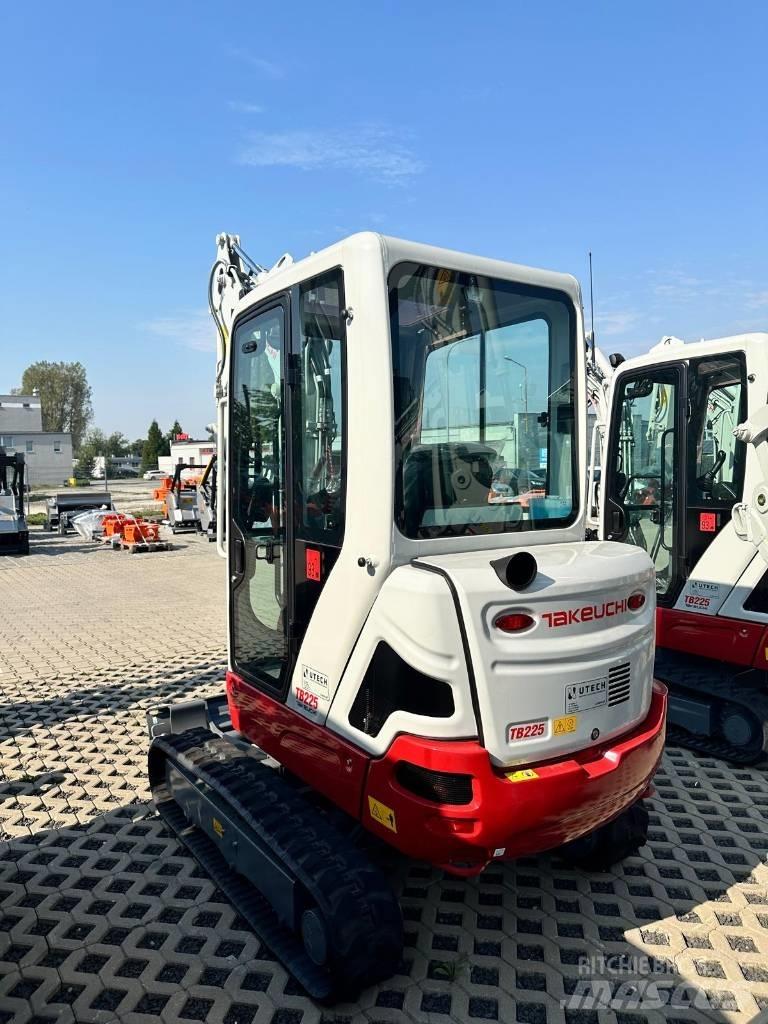 Takeuchi TB 225 V0 Mini bageri <7t