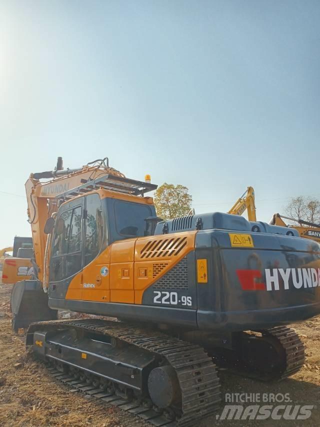 Hyundai R220-9 Bageri gusjeničari