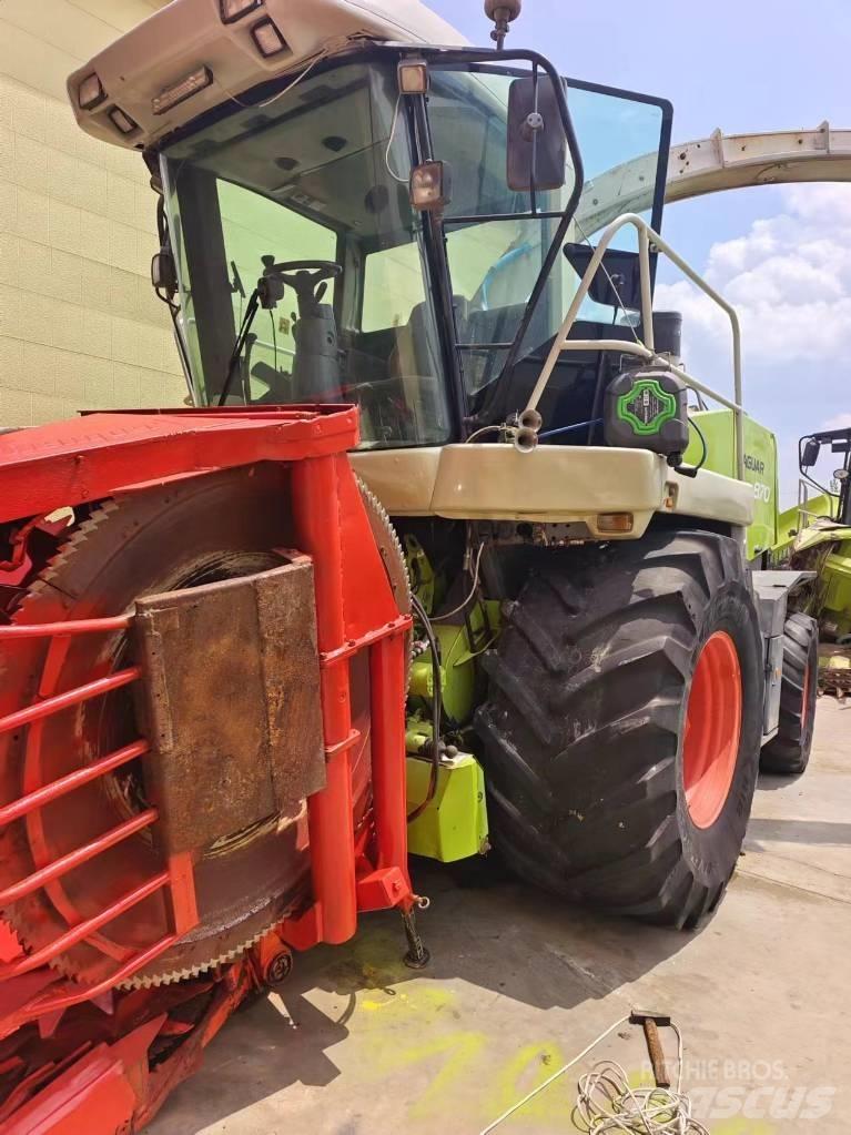 CLAAS Jaguar 870 Strojevi za krmu na vlastiti pogon