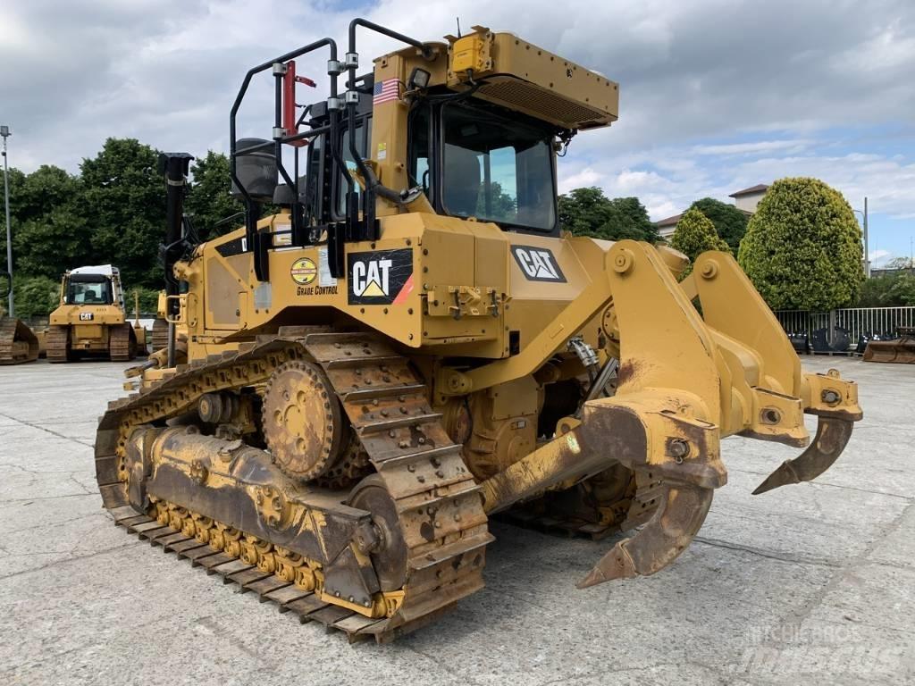 CAT D 6 T XLVP Buldožeri gusjeničari