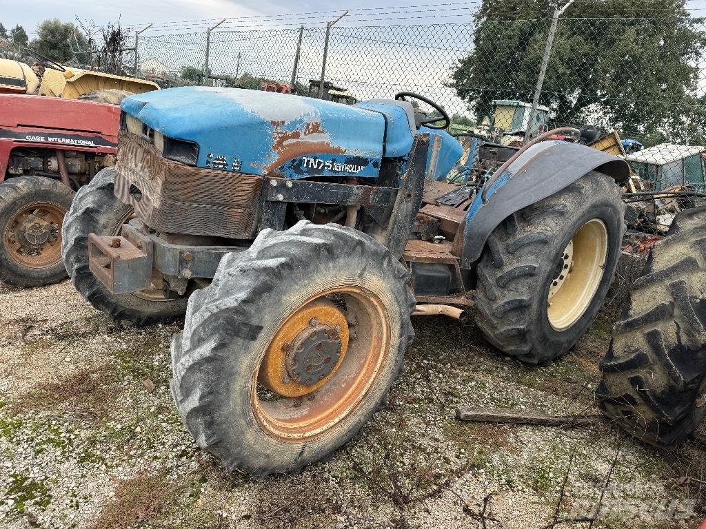 New Holland TN 75 Traktori
