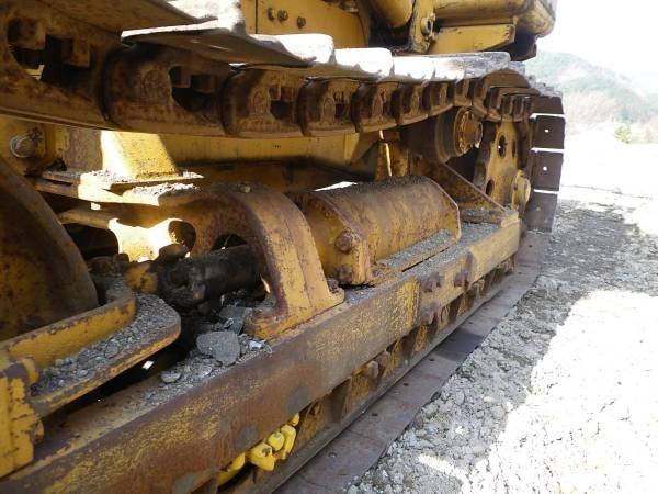 Komatsu D20S-3 Buldožeri gusjeničari