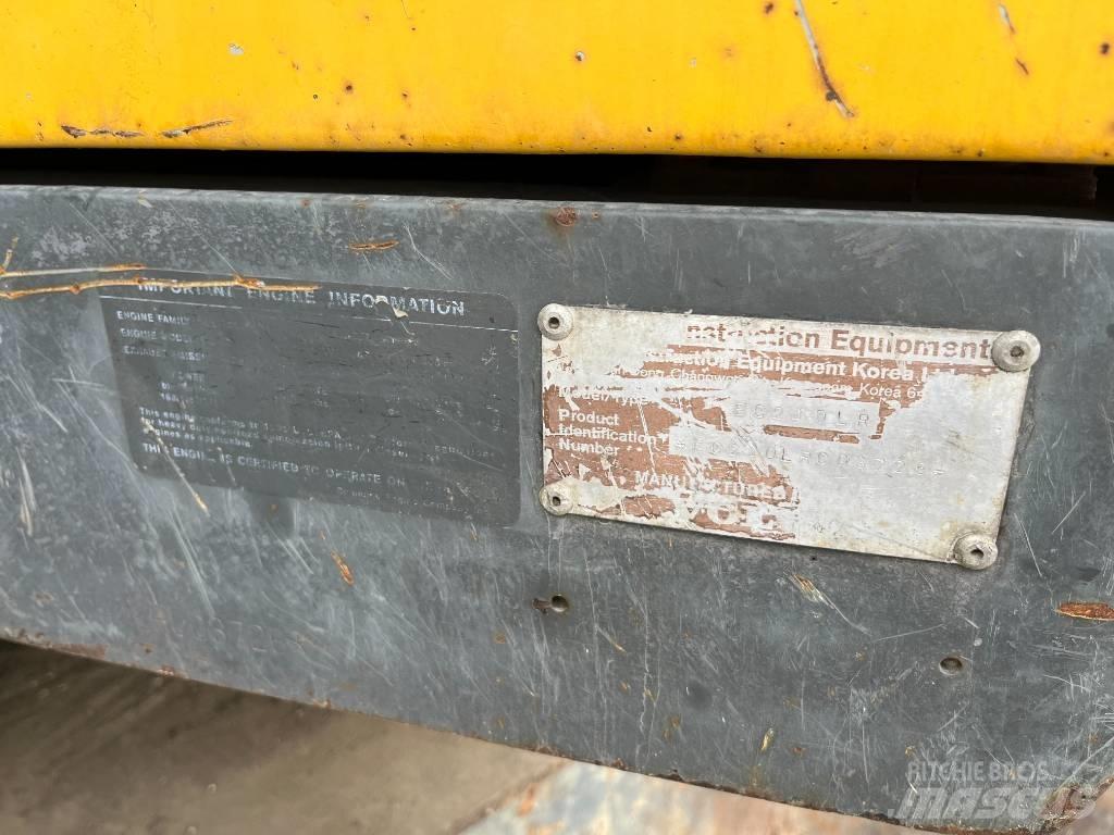 Volvo EC 240 LR Bageri dugog dosega