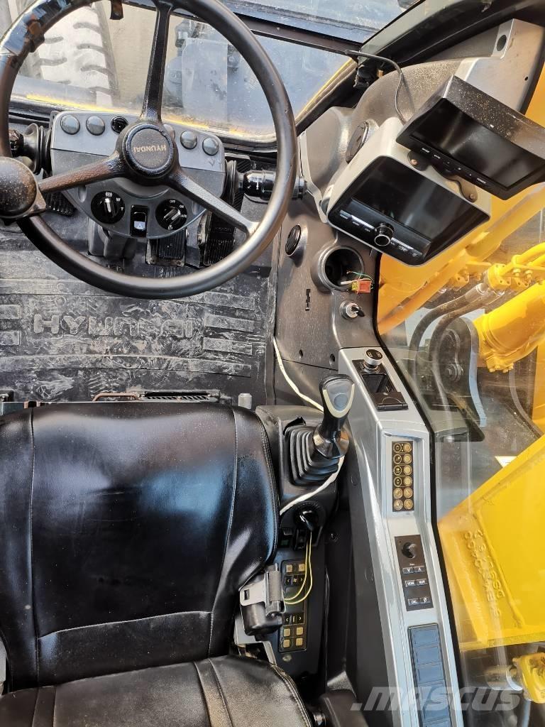 Hyundai R210W-9 Bageri na kotačima