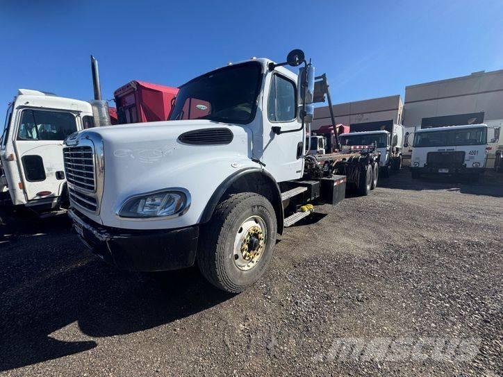 Freightliner M2 Demontažnii kamioni za podizanje kabela