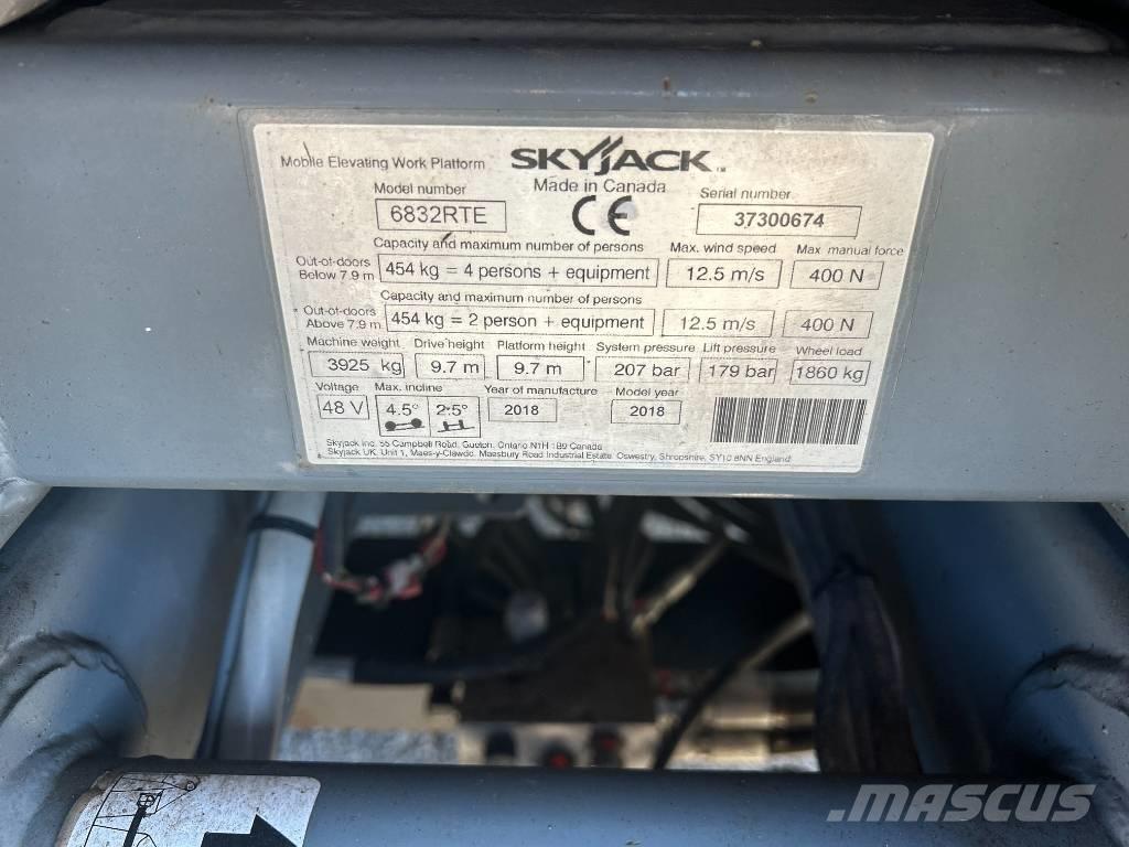 SkyJack SJ 6832 RTE Škaraste platforme