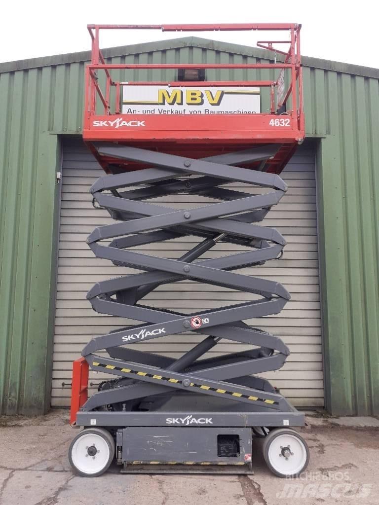 SkyJack SJ III 4632 Škaraste platforme