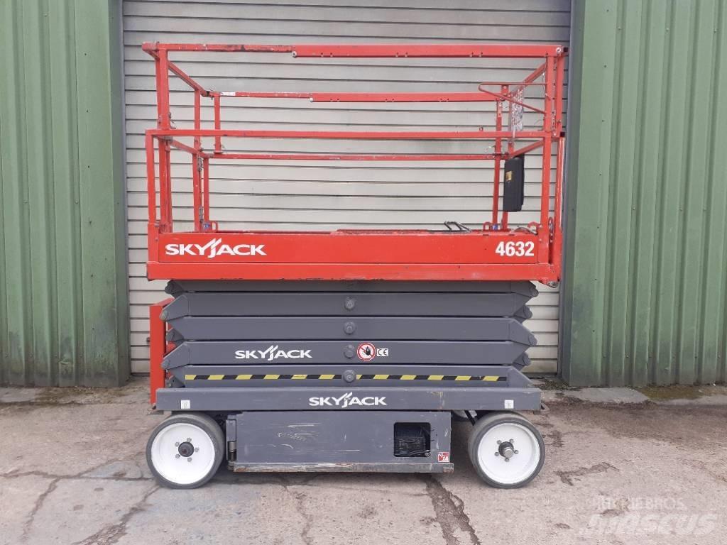 SkyJack SJ III 4632 Škaraste platforme