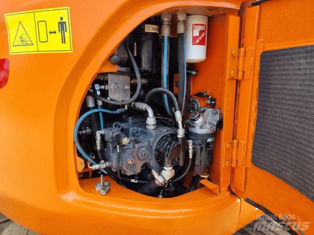 Doosan DX 140 LC-3 Bageri gusjeničari