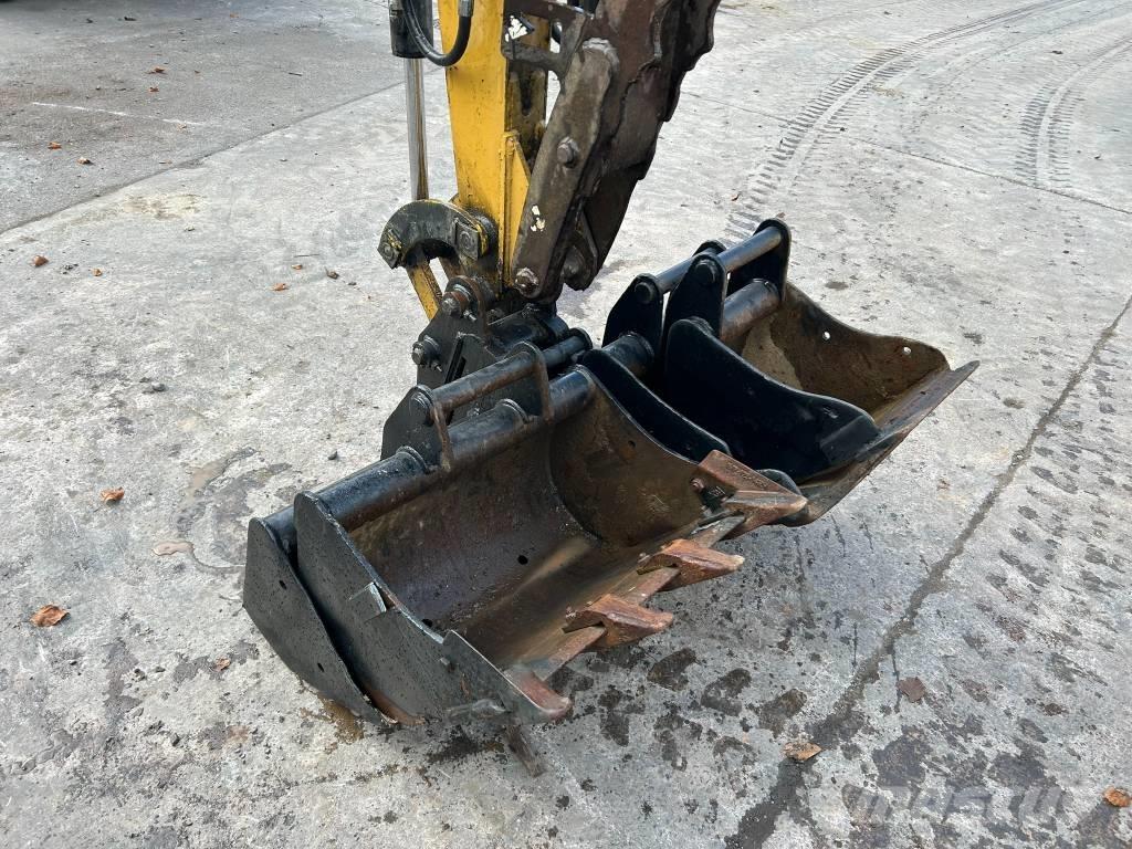CAT 302.5 C Mini bageri <7t