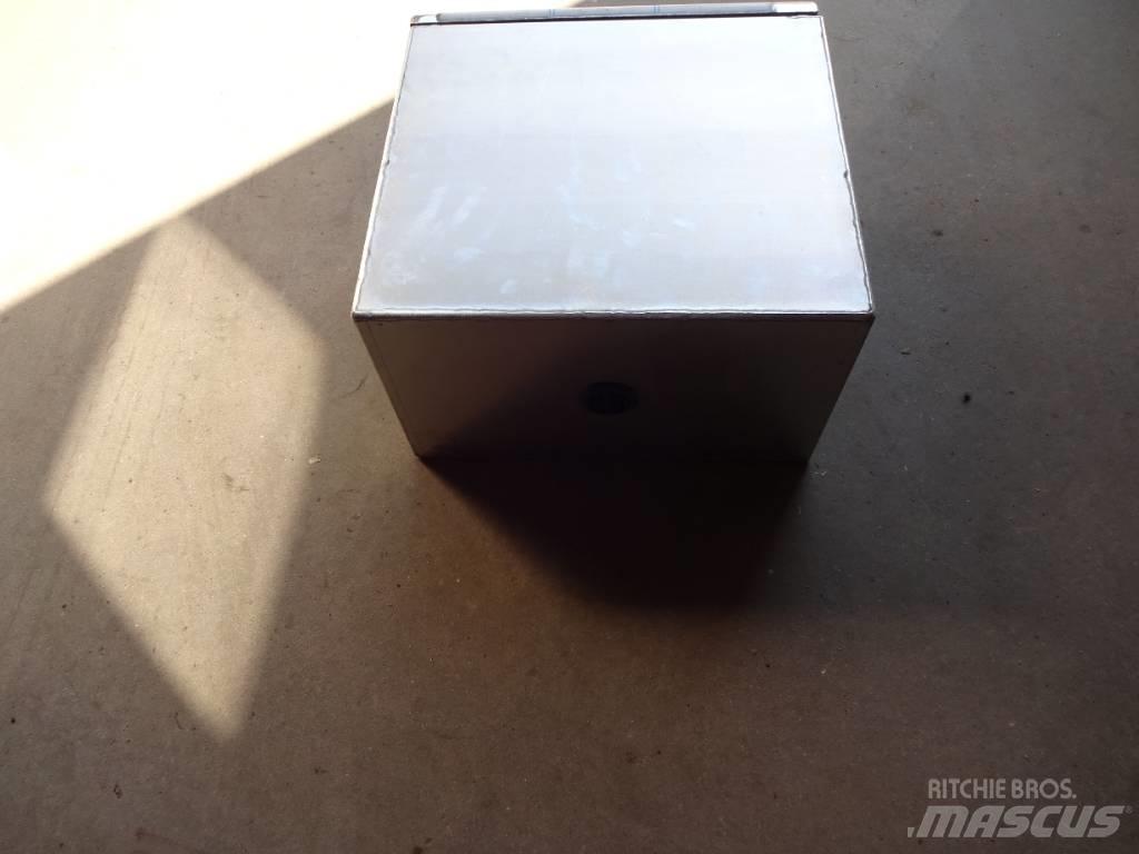  Krima Låda 50x50x30 Druge komponente