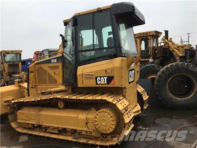 CAT D5K Buldožeri gusjeničari