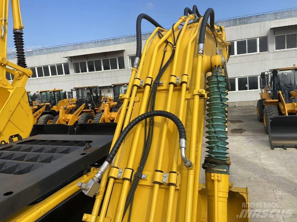 Komatsu PC 220-8 Bageri gusjeničari