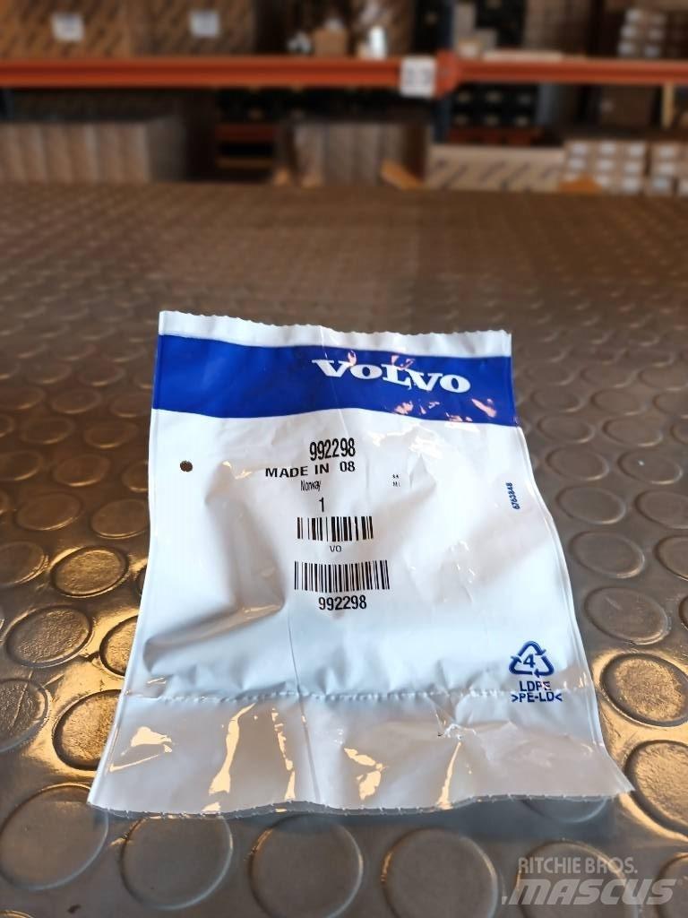Volvo NIPPLE 992298 Druge komponente