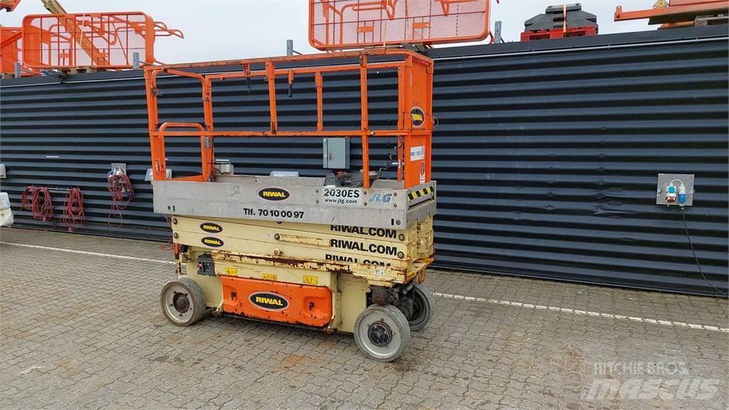 JLG 2030ES Škaraste platforme