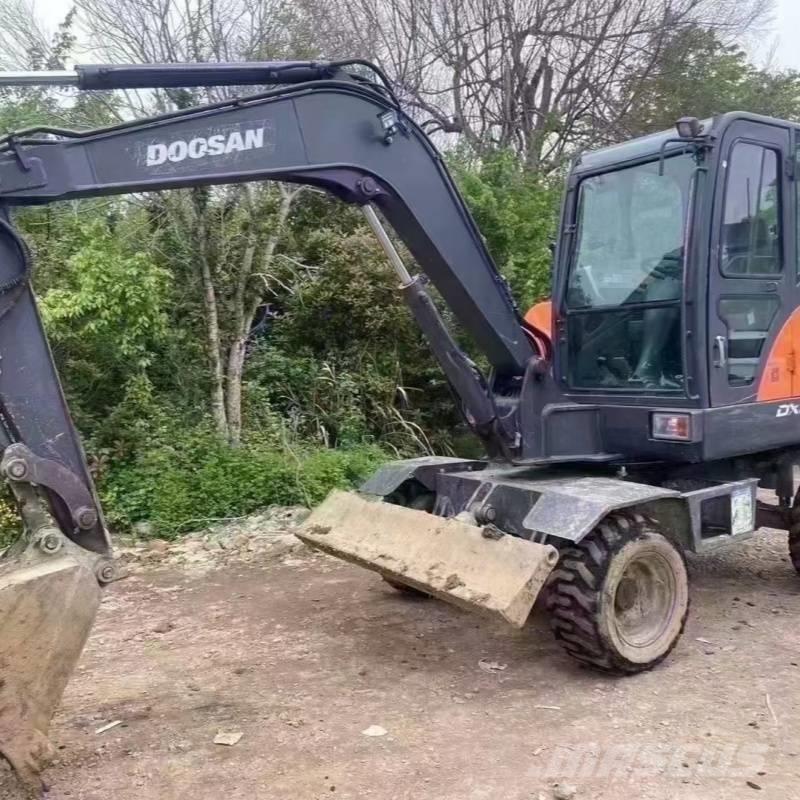 Kubota DX60w Bageri na kotačima