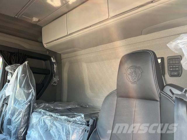 Scania R 560 Kamioni sa kranom