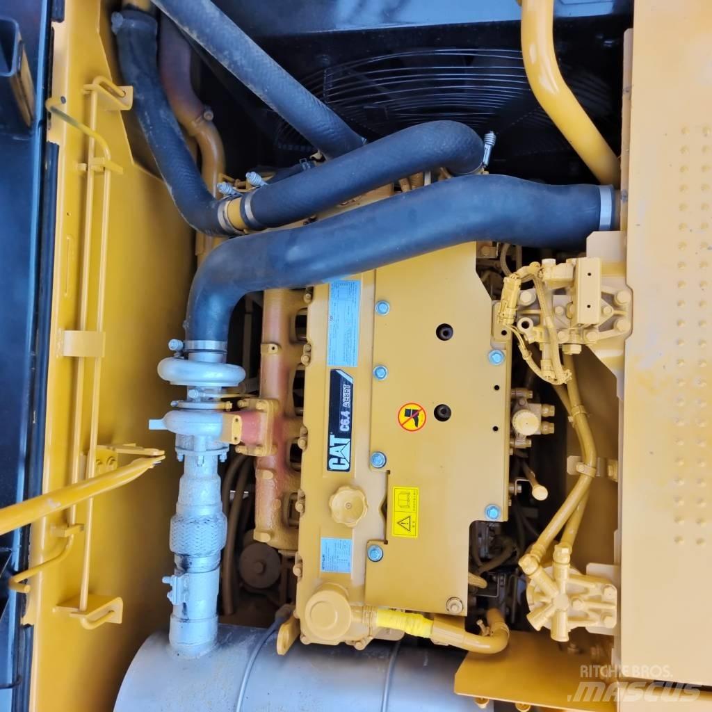 CAT 320 D2L Bageri gusjeničari