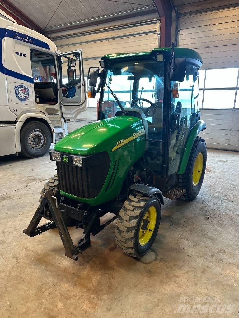 John Deere 3720 Traktori