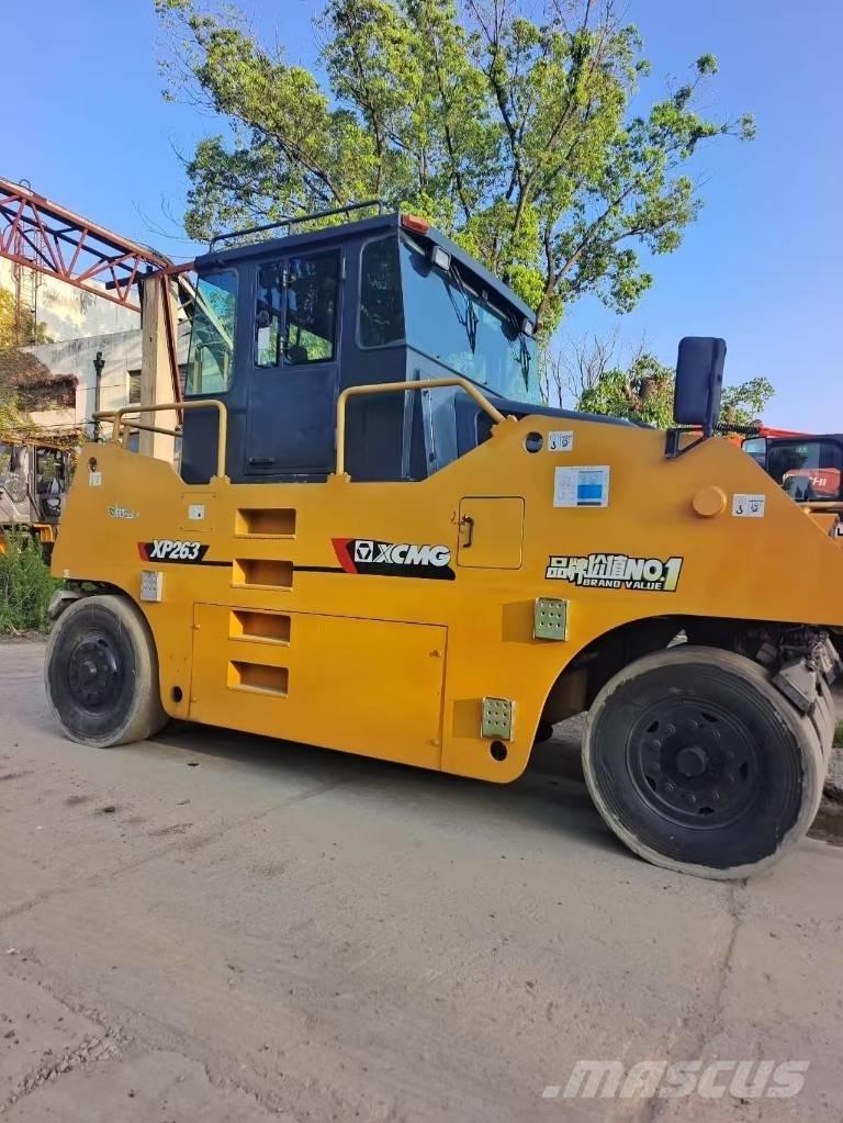XCMG XP 263 Gumeni valjci na kotačima