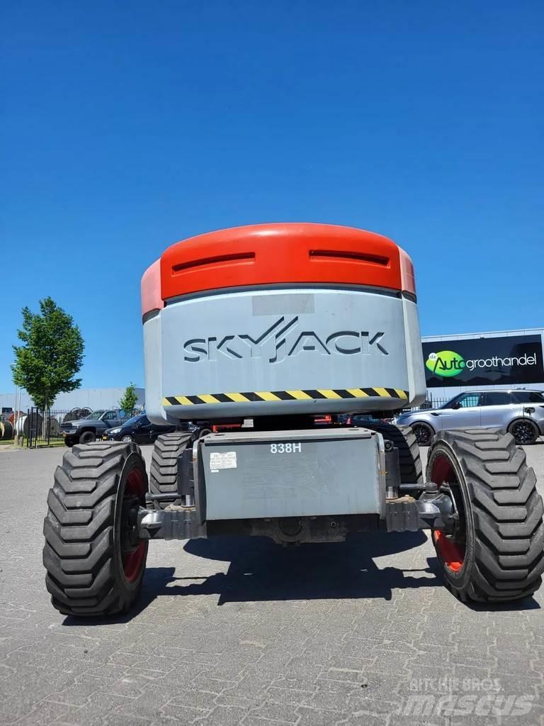SkyJack SJ 46AJ Zglobne podizne platforme
