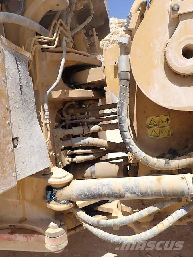 CAT 988K Utovarivači na kotačima