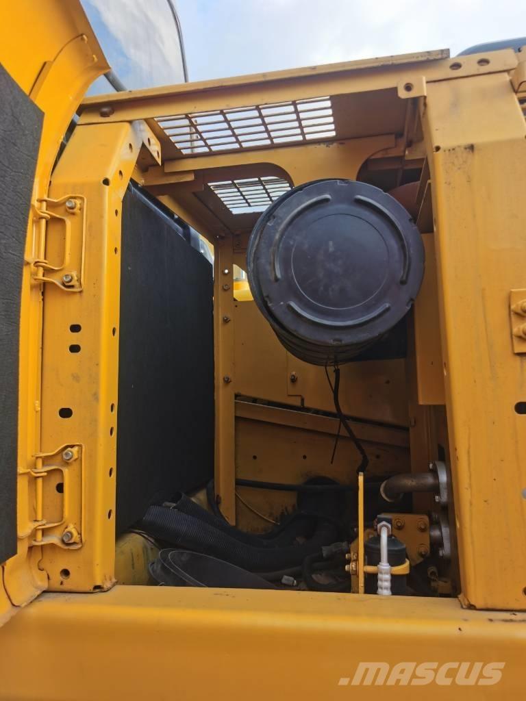 Komatsu PC 220-7 Bageri gusjeničari