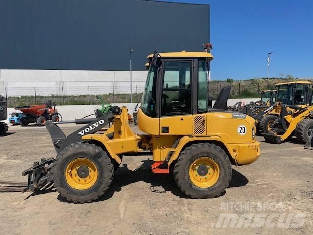 Volvo L 30 G Utovarivači na kotačima