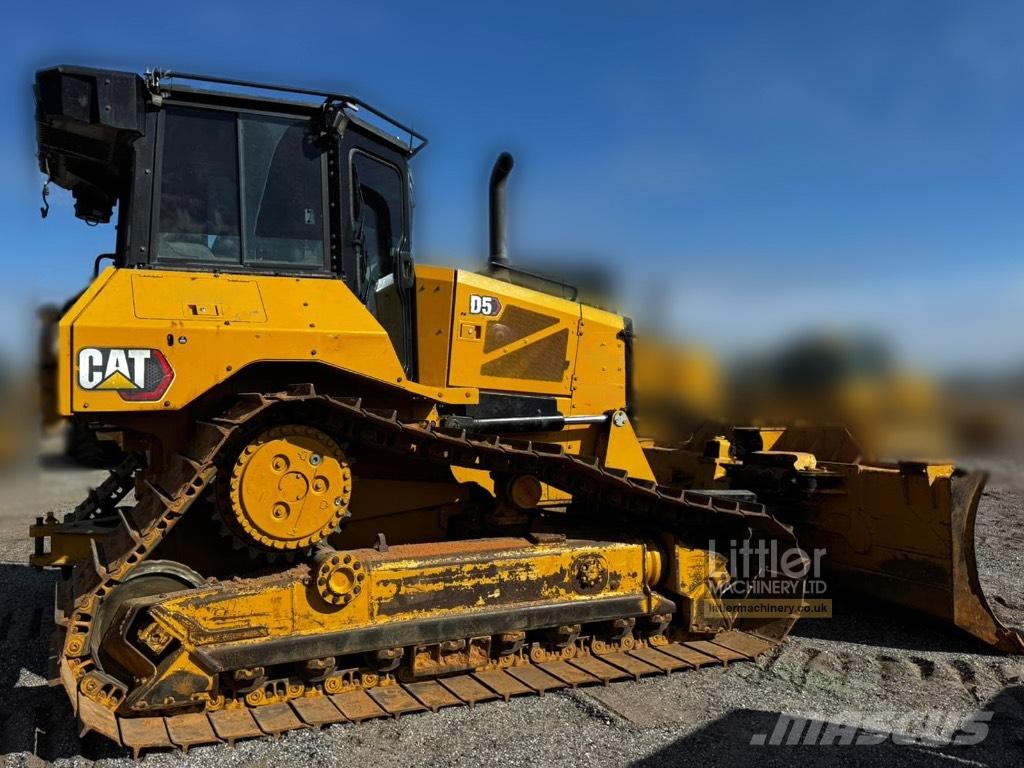 CAT D 5 Buldožeri gusjeničari