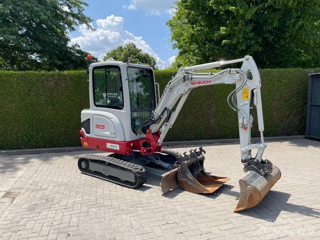 Takeuchi TB 225 Mini bageri <7t