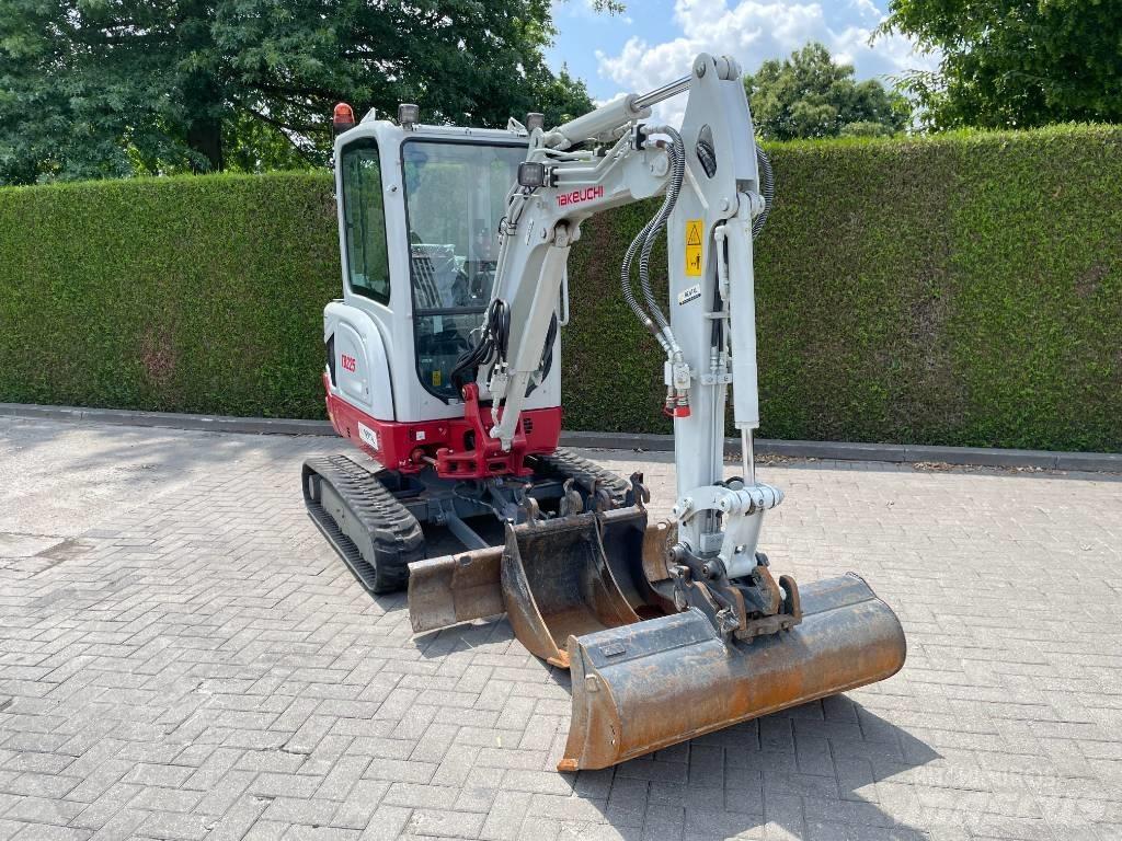 Takeuchi TB 225 Mini bageri <7t